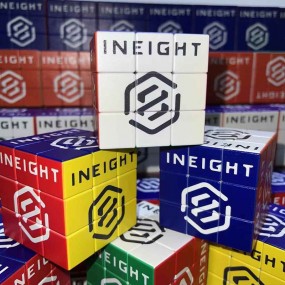 Gepersonaliseerde Rubik's Cube met logo